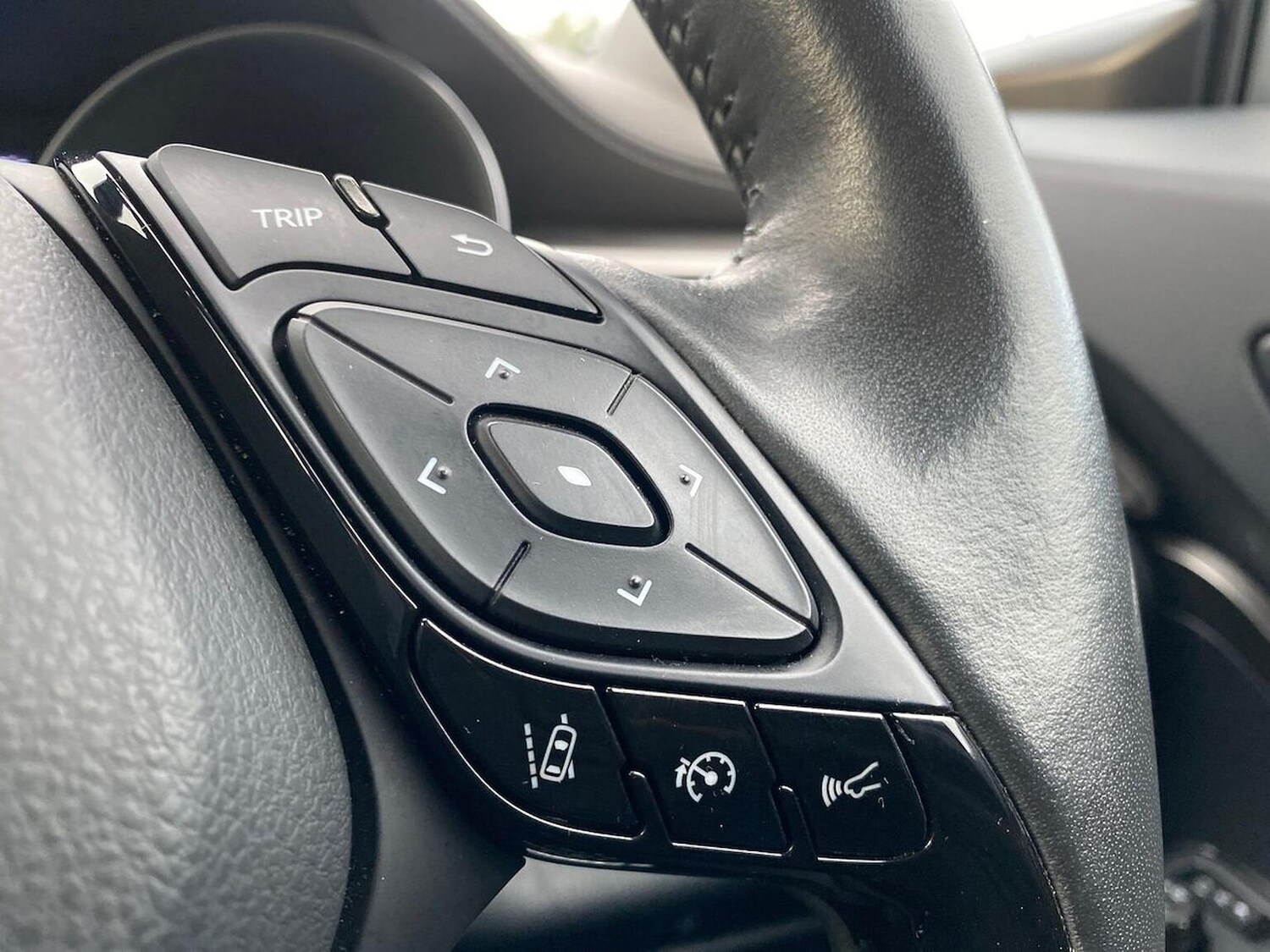 Used Toyota C-HR 2021 for sale - 76471016: Photo 24