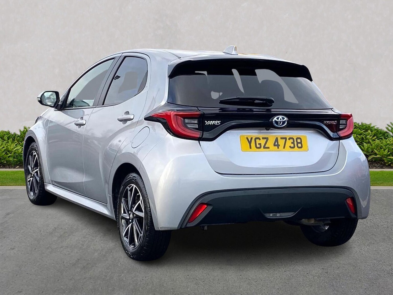 Used Toyota Yaris 2022 for sale - 77845330: Photo 2