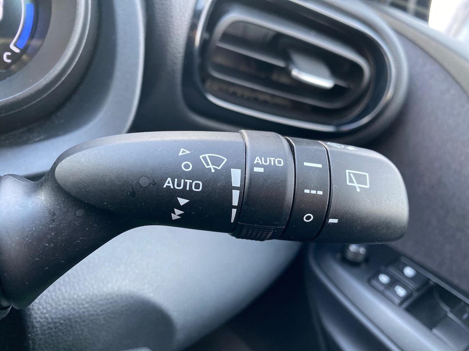 Used Toyota Yaris 2022 for sale - 77845330: Photo 26