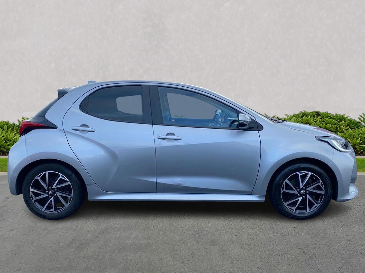 Used Toyota Yaris 2022 for sale - 77845330: Photo 3