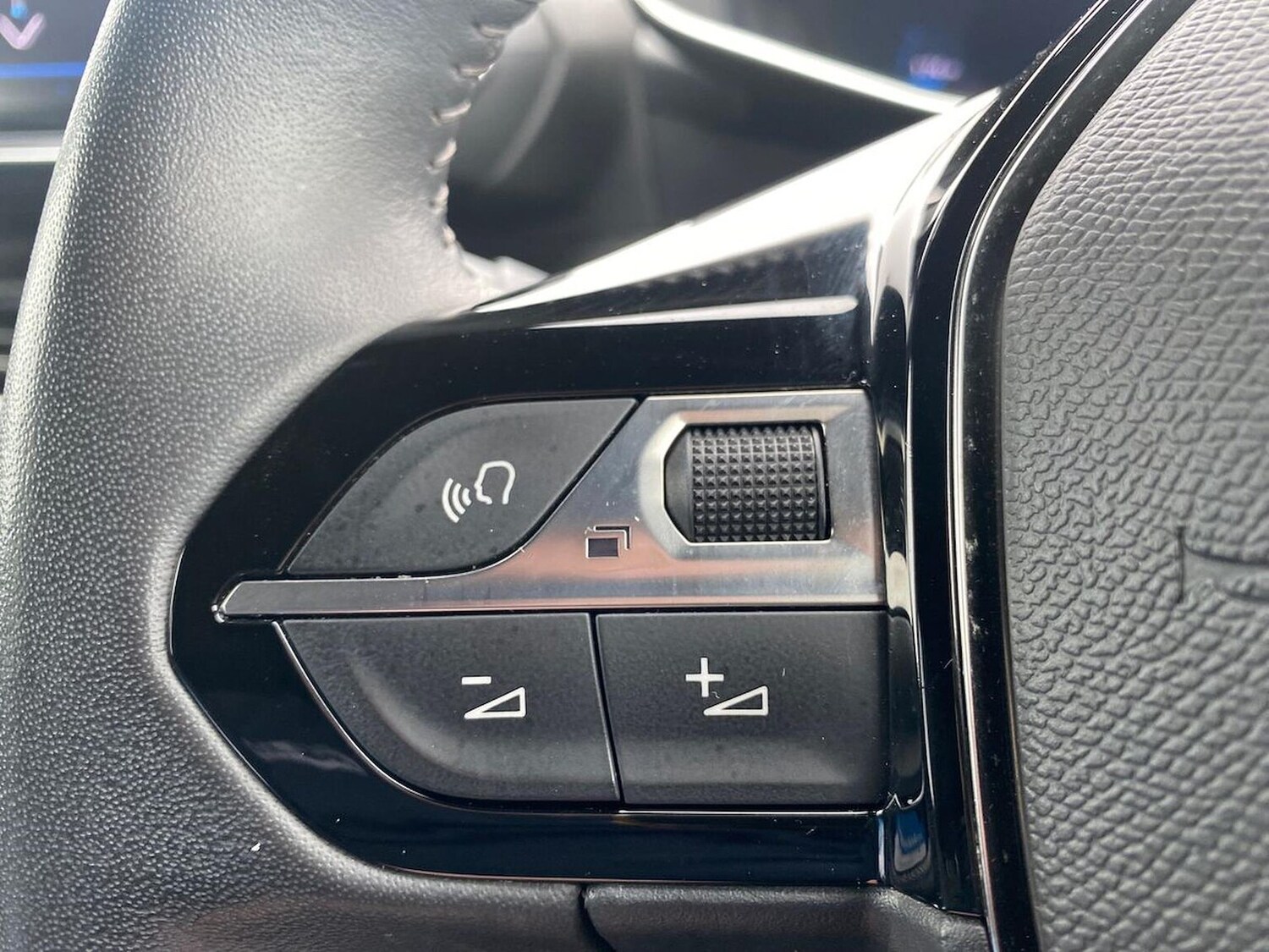 Used Peugeot 2008 2023 for sale - 78195317: Photo 27