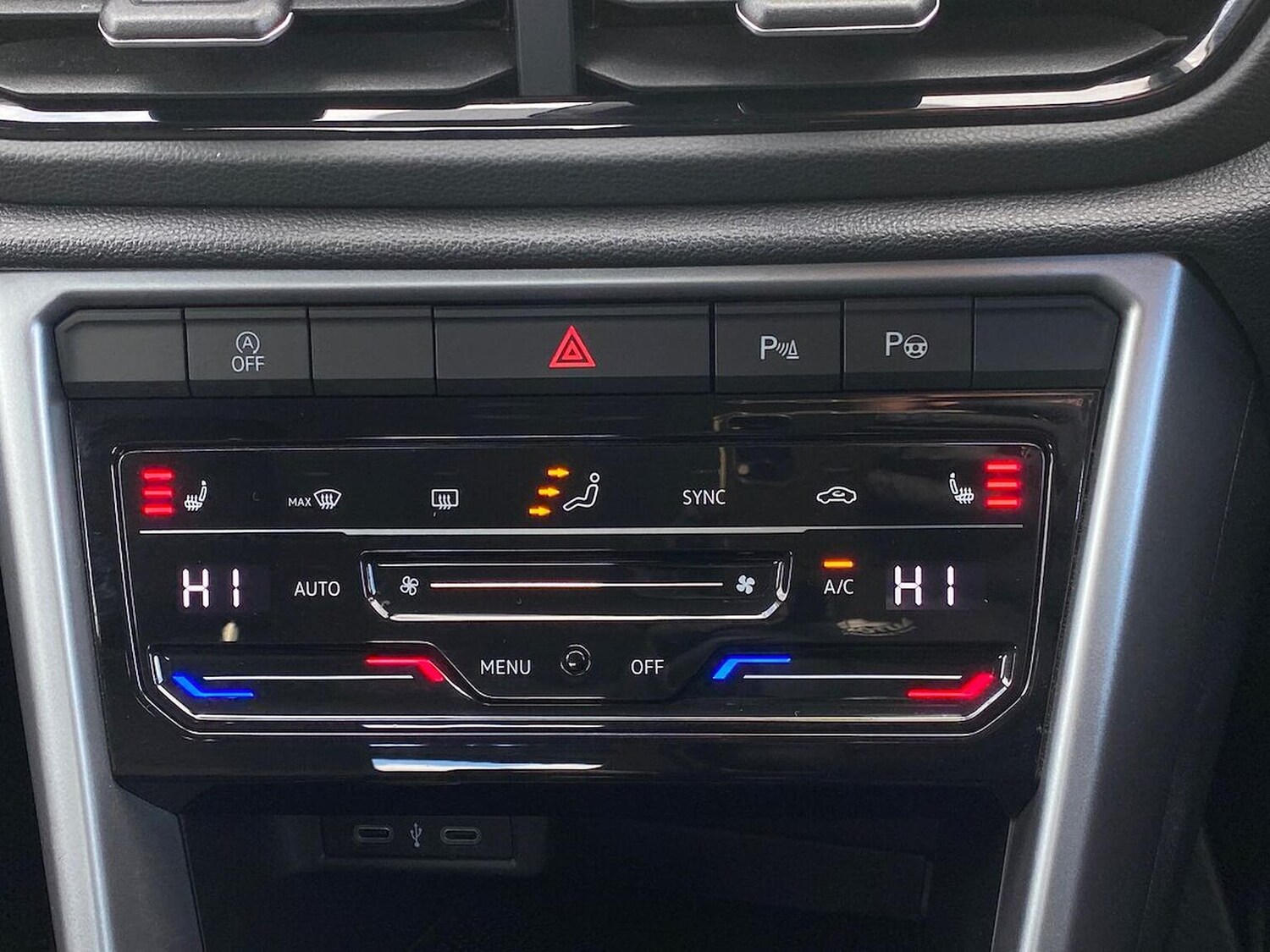 Used Volkswagen T-Roc 2022 for sale - 76320705: Photo 12