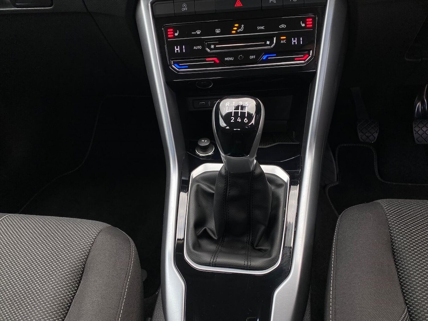 Used Volkswagen T-Roc 2022 for sale - 76320705: Photo 13