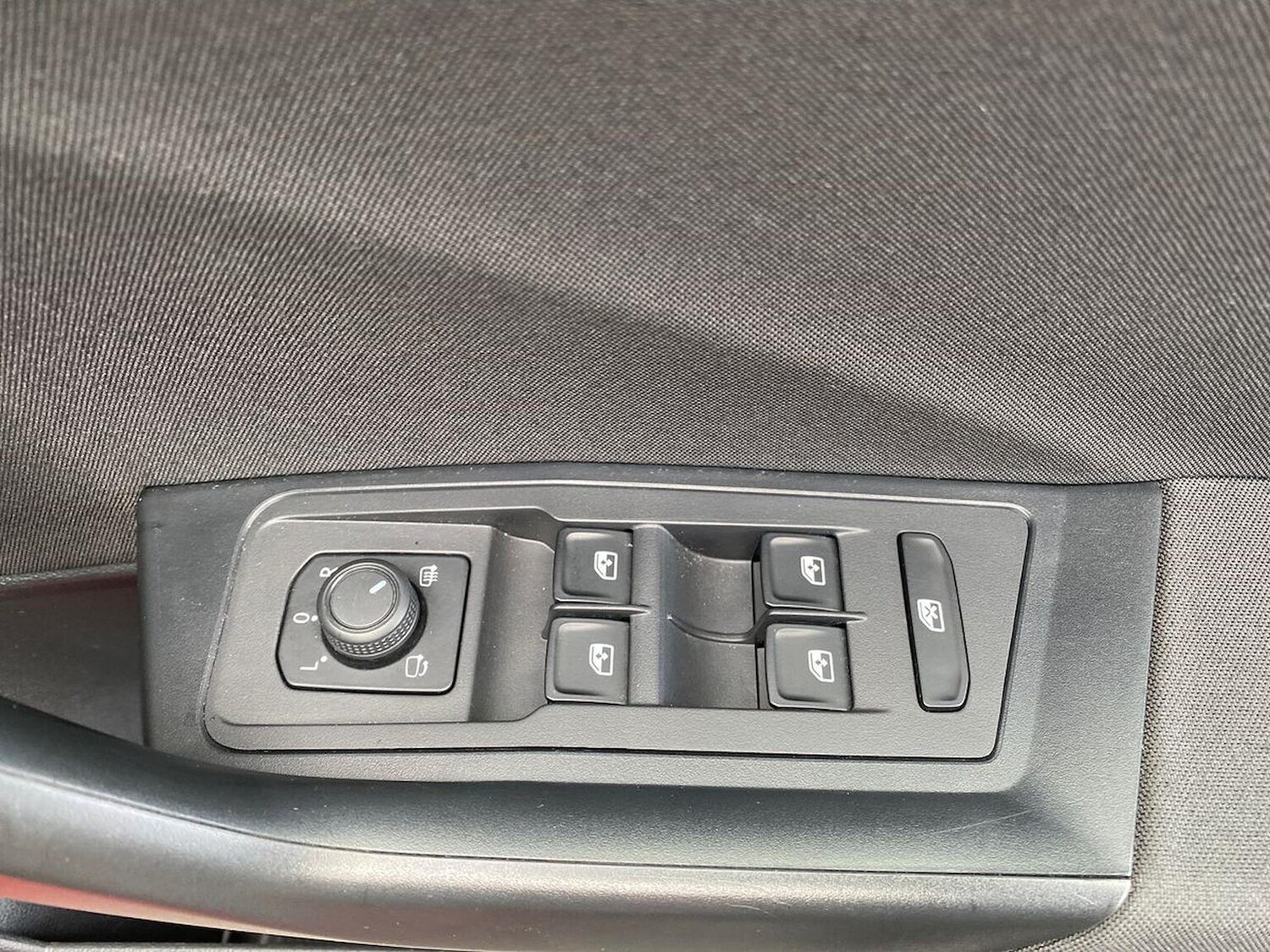 Used Volkswagen T-Roc 2022 for sale - 76320705: Photo 21