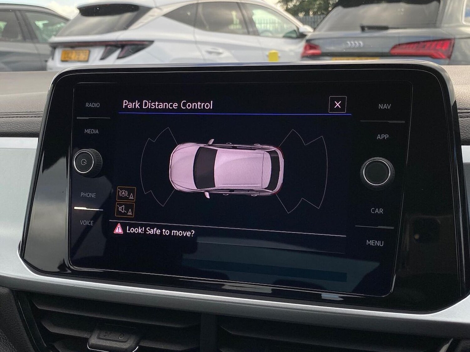 Used Volkswagen T-Roc 2022 for sale - 76320705: Photo 23