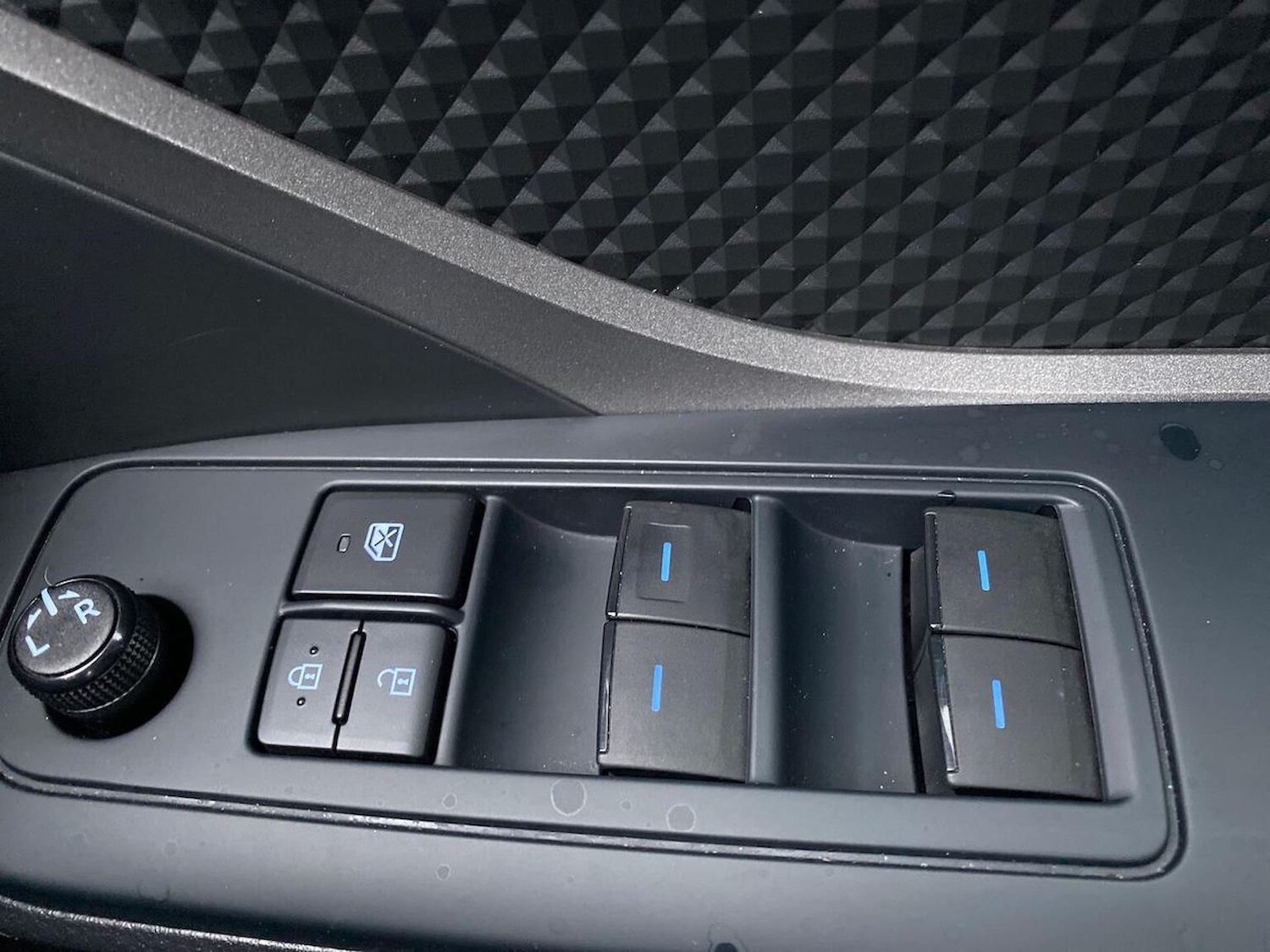 Used Toyota C-HR 2023 for sale - 78106361: Photo 22