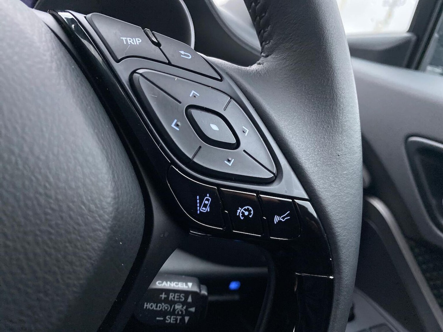 Used Toyota C-HR 2023 for sale - 78106361: Photo 25