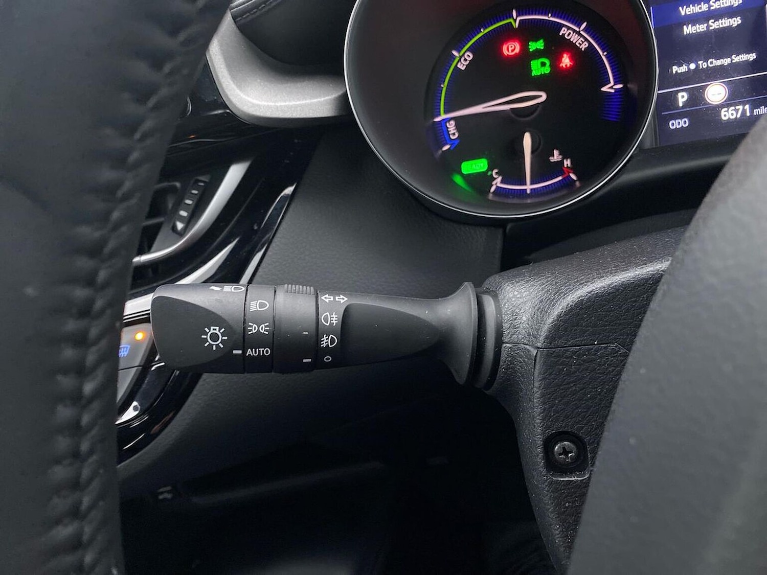 Used Toyota C-HR 2023 for sale - 78106361: Photo 28