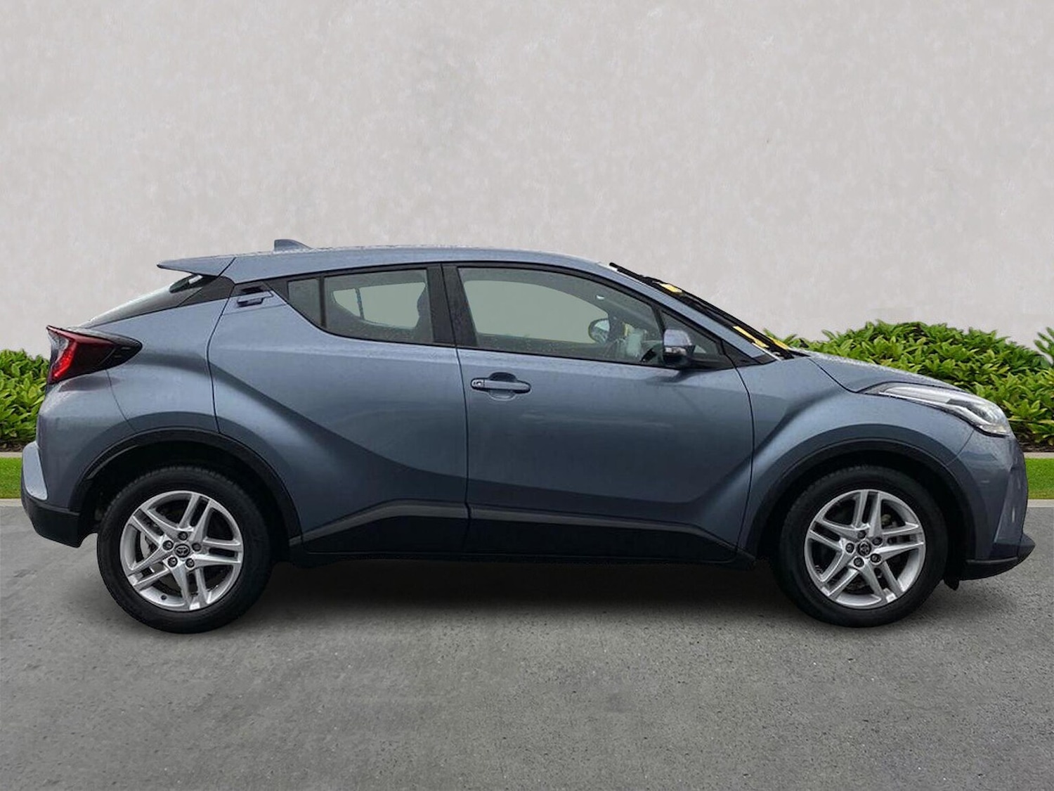 Used Toyota C-HR 2023 for sale - 78106361: Photo 4