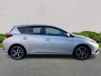 Used Toyota Auris 2017 for sale - 76324637: Photo