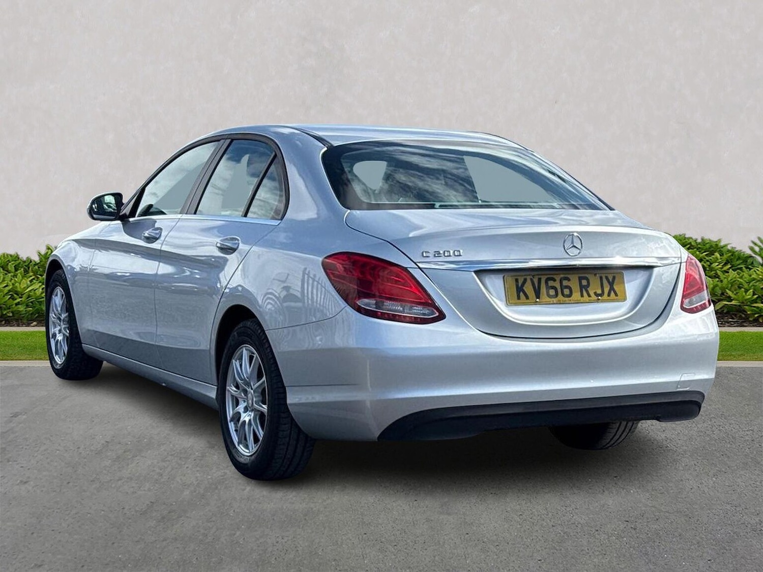 Used Mercedes-Benz C Class 2016 for sale - 78195344: Photo 2