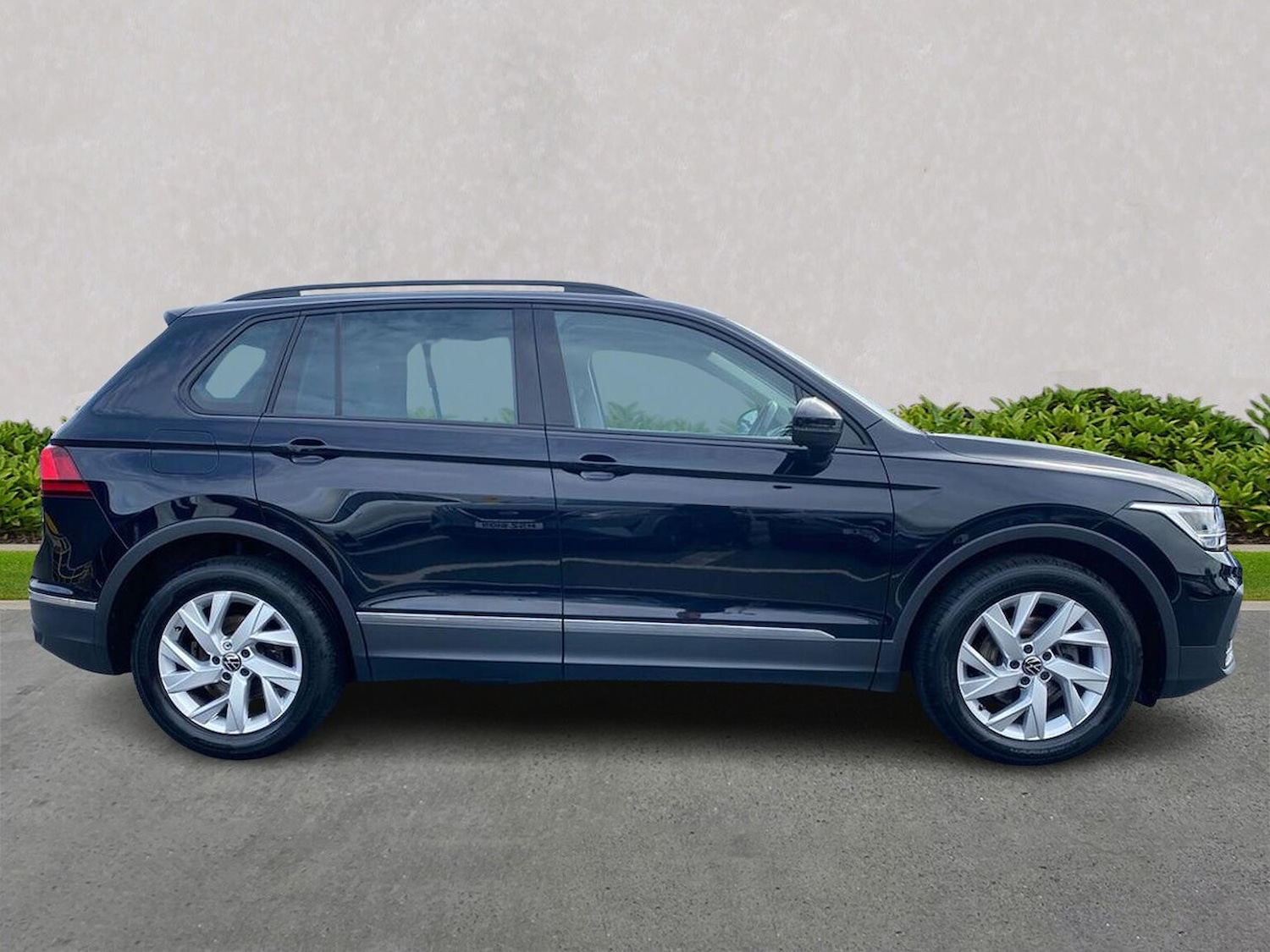 Used Volkswagen Tiguan 2022 for sale - 76340575: Photo 3