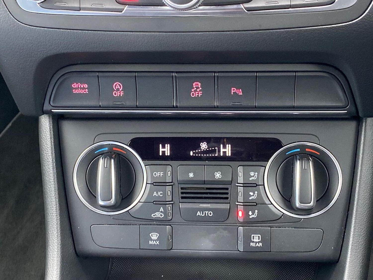 Used Audi Q3 2017 for sale - 76357946: Photo 12