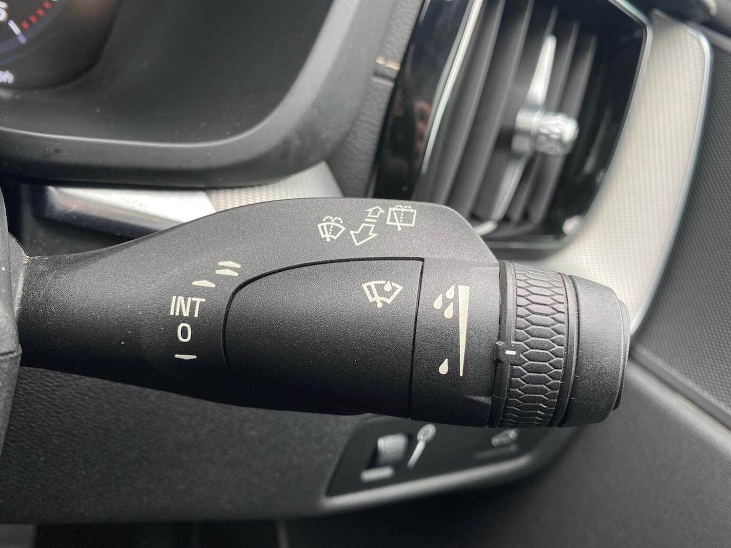 Used Volvo XC60 2018 for sale - 78194778: Photo 29