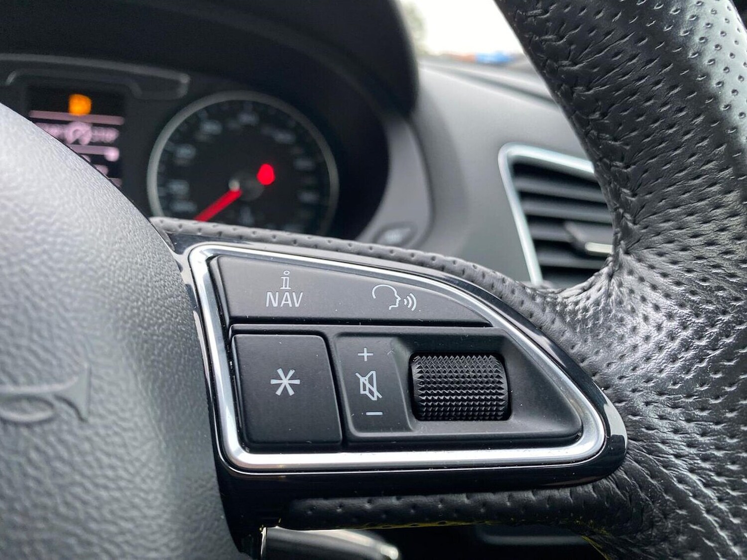 Used Audi Q3 2016 for sale - 76170779: Photo 24