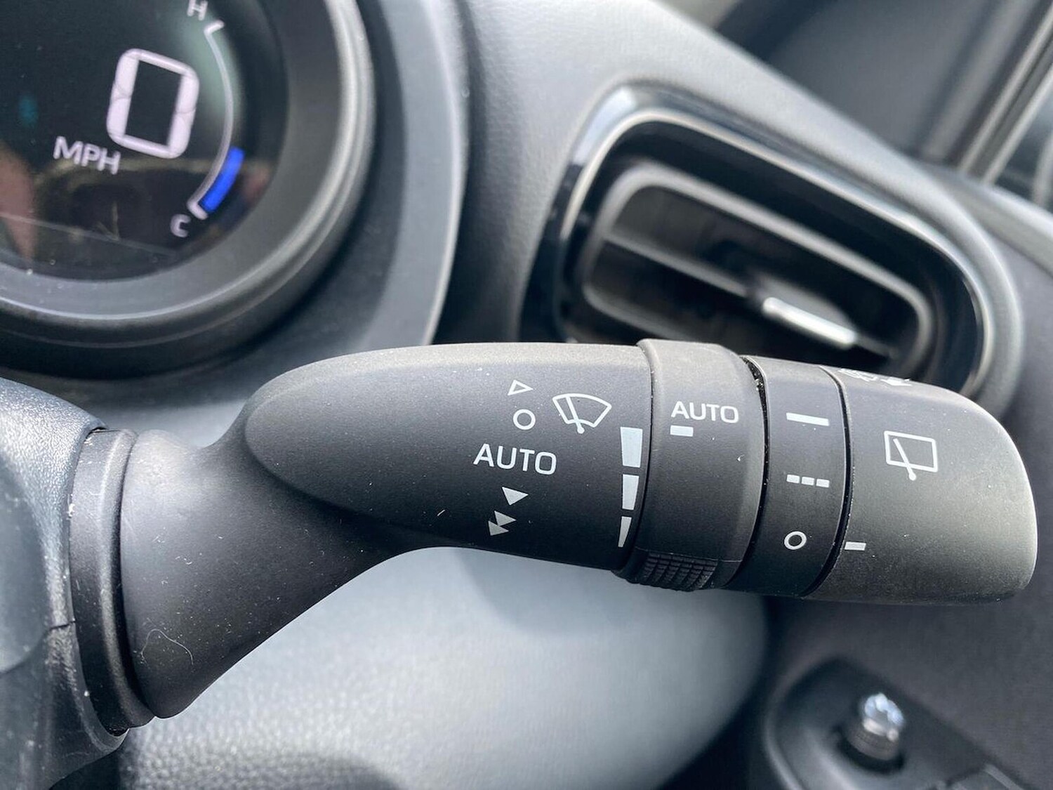 Used Toyota Yaris 2023 for sale - 78194763: Photo 28