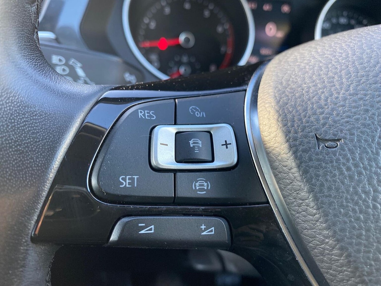 Used Volkswagen Tiguan 2019 for sale - 76492462: Photo 25