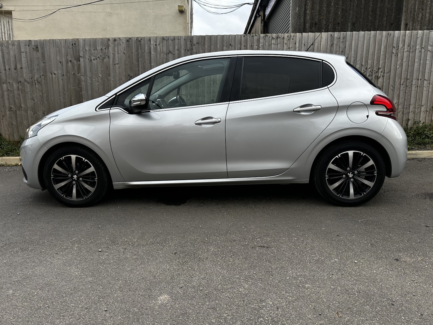 Used Peugeot 208 2018 for sale - 77715066: Photo 7