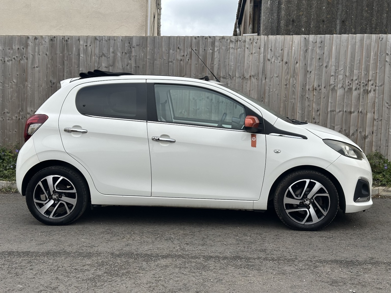 Used Peugeot 108 2015 for sale - 77981801: Photo 8