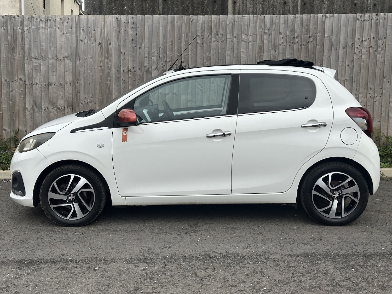 Used Peugeot 108 2015 for sale - 77981801: Photo 9