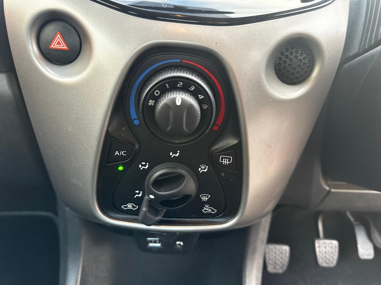 Used Peugeot 108 2016 for sale - 77093956: Photo 22