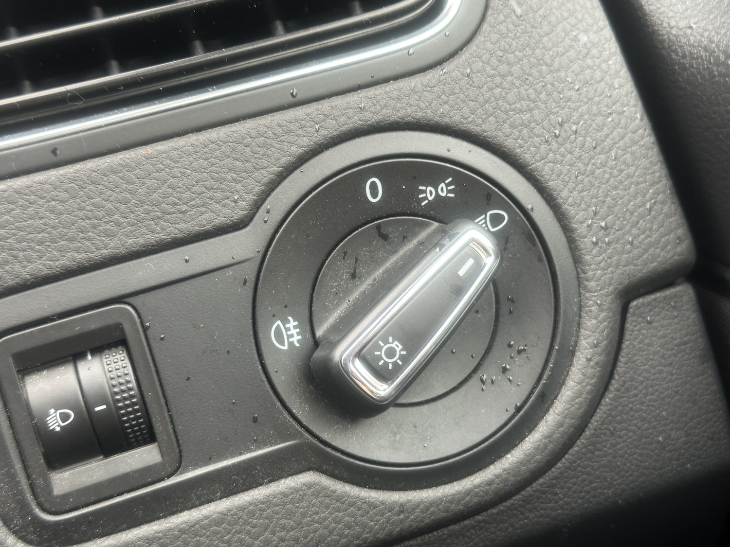 Used Volkswagen Polo 2015 for sale - 77945706: Photo 36