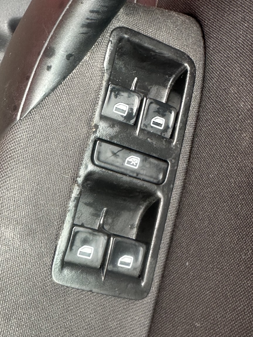 Used Volkswagen Polo 2015 for sale - 77945706: Photo 37