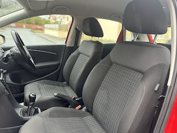 Used Volkswagen Polo 2015 for sale - 77945706: Photo