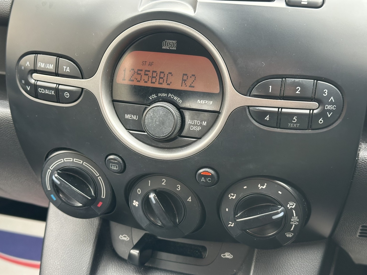 Used Mazda Mazda2 2010 for sale - 77915728: Photo 11