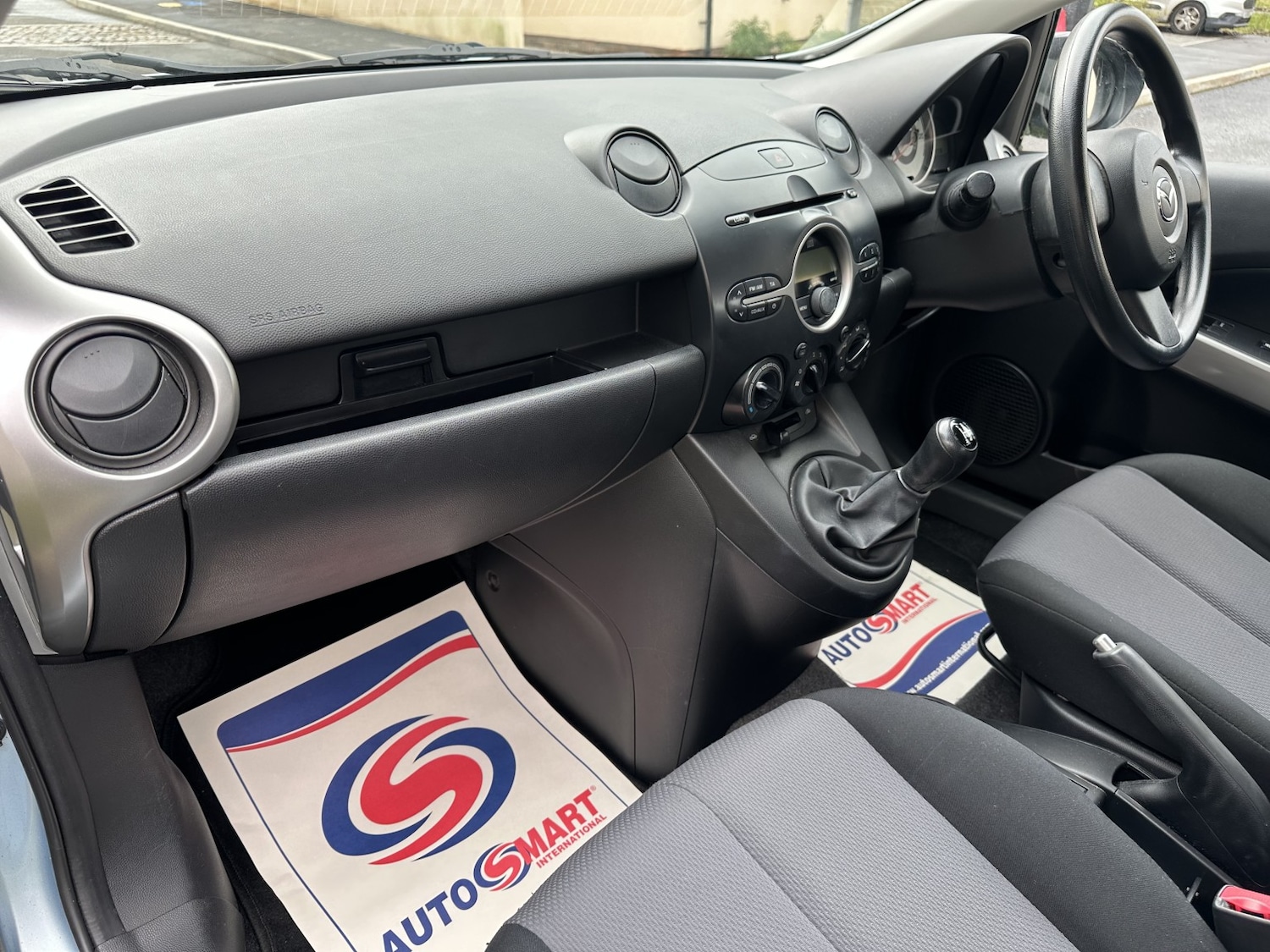 Used Mazda Mazda2 2010 for sale - 77915728: Photo 2