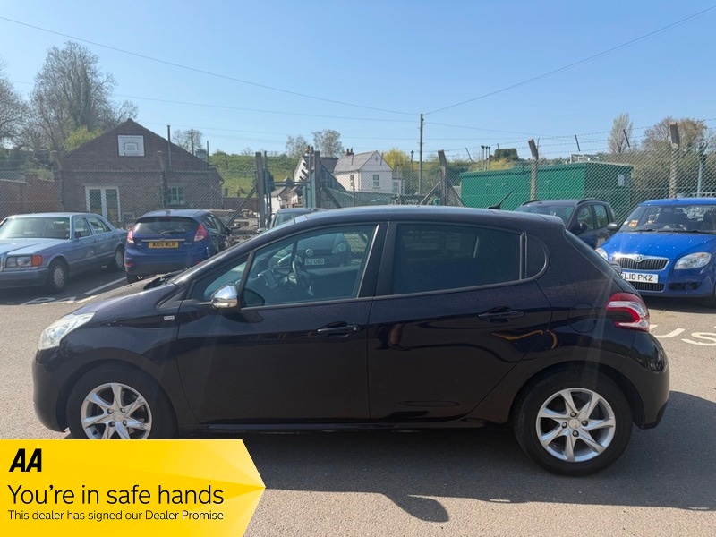 Used Peugeot 208 2015 for sale - 78168076: Photo 2