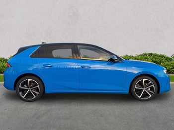 Used Vauxhall Astra 2025 for sale - 76982875: Photo