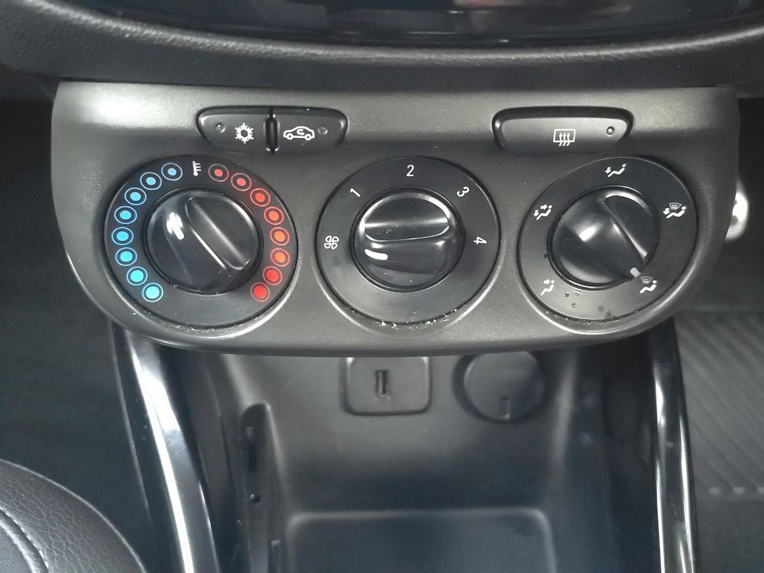 Used Vauxhall ADAM 2016 for sale - 77073252: Photo 14