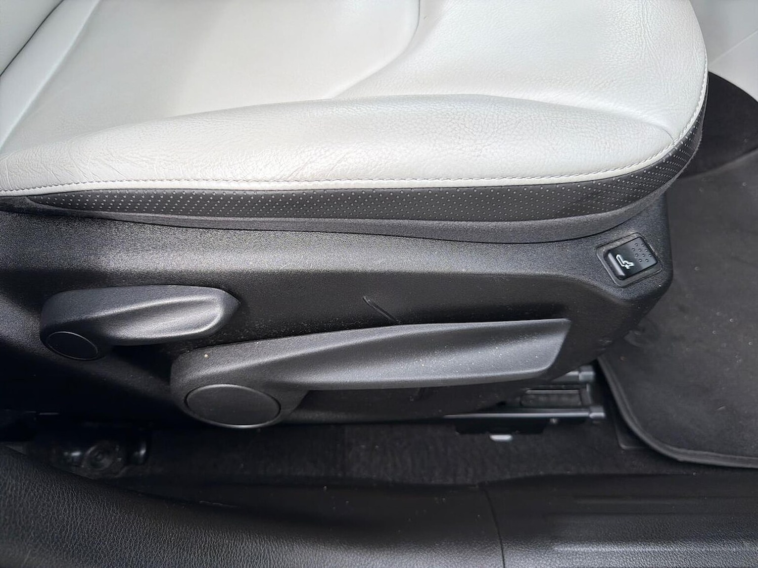 Used Jeep Renegade 2020 for sale - 78218646: Photo 31