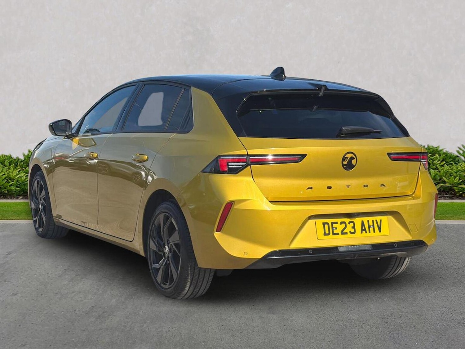 Used Vauxhall Astra 2023 for sale - 78218643: Photo 2