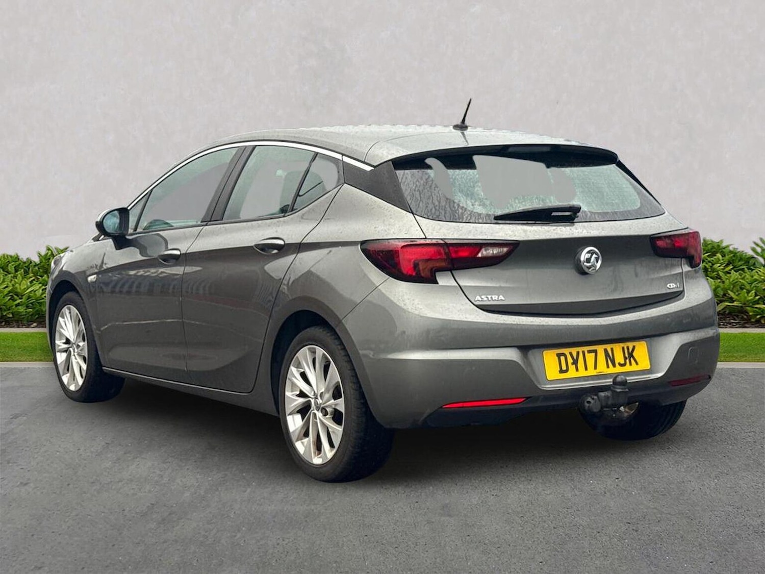 Used Vauxhall Astra 2017 for sale - 76879670: Photo 2