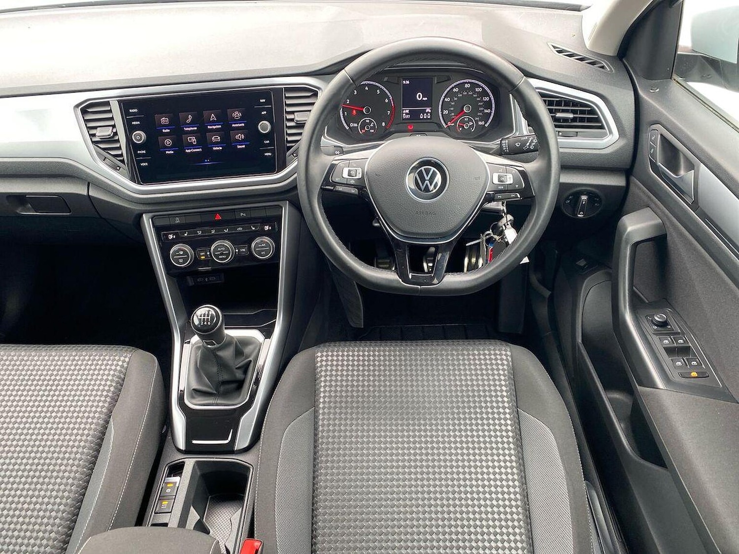 Used Volkswagen T-Roc 2021 for sale - 76931615: Photo 9