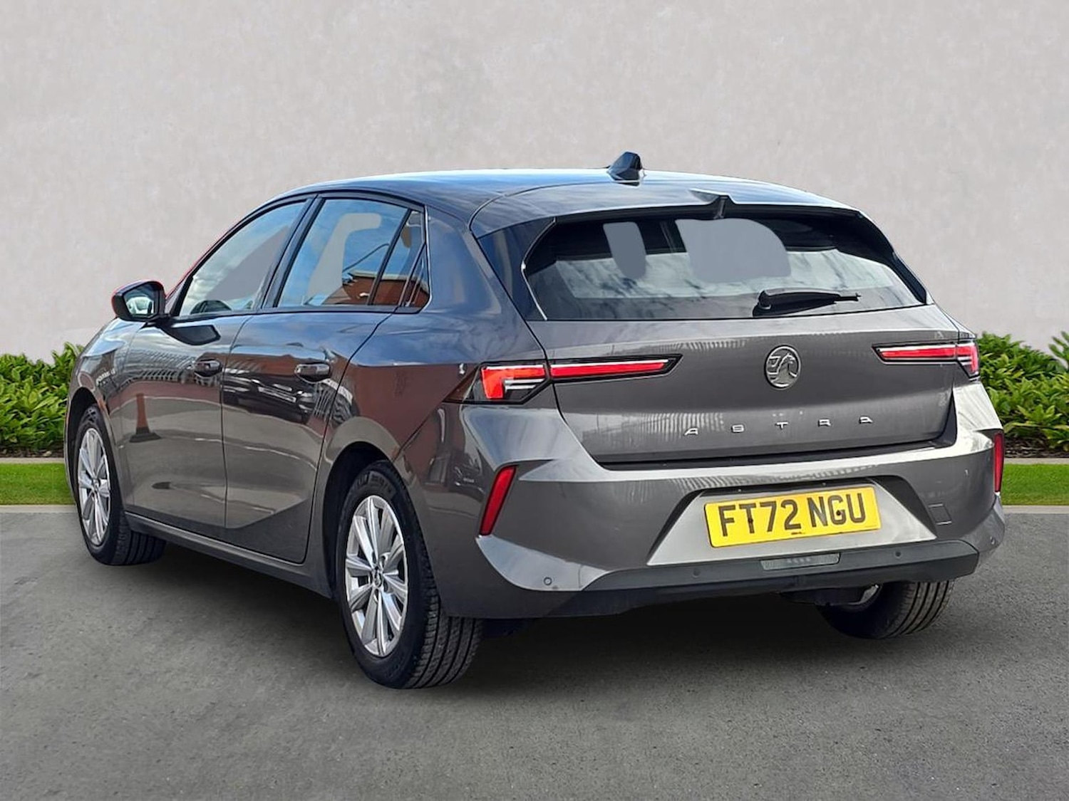 Used Vauxhall Astra 2023 for sale - 78195789: Photo 2