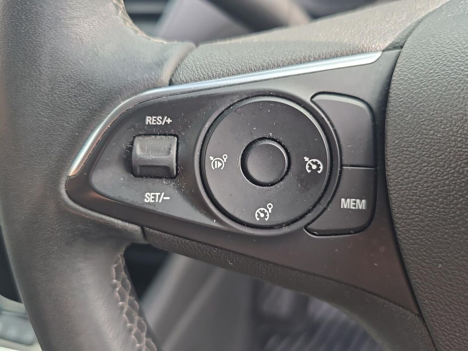 Used Vauxhall Crossland 2022 for sale - 76171554: Photo 24