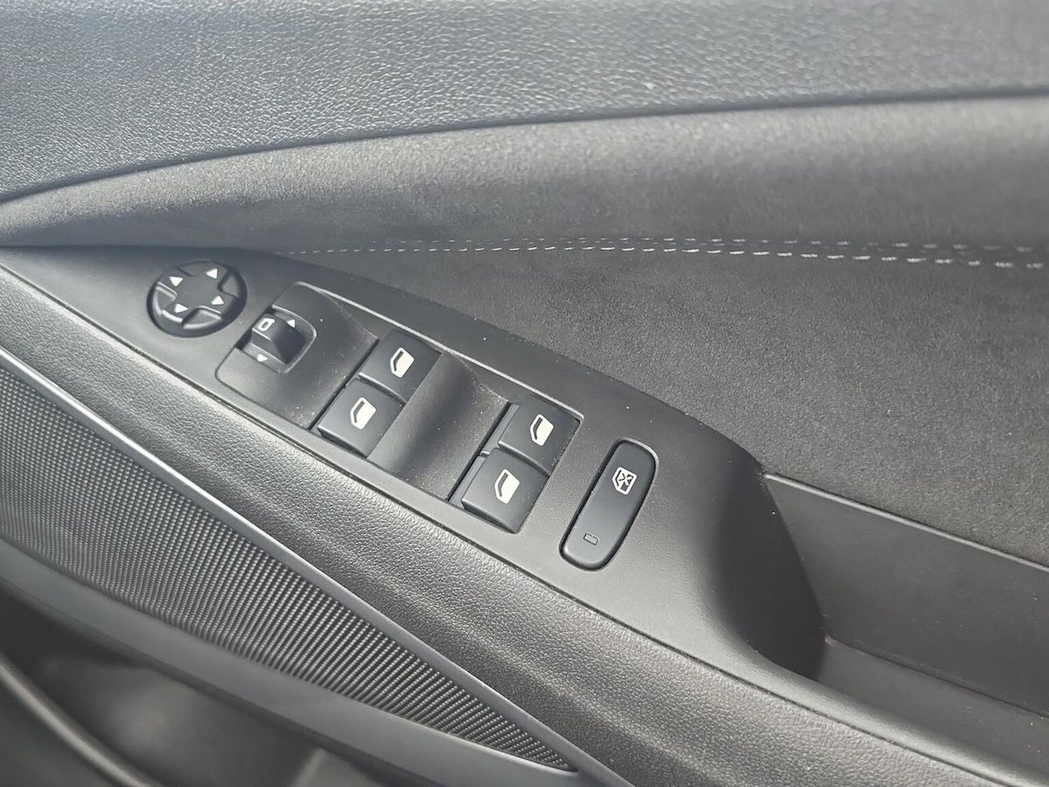 Used Vauxhall Crossland 2022 for sale - 76353600: Photo 21