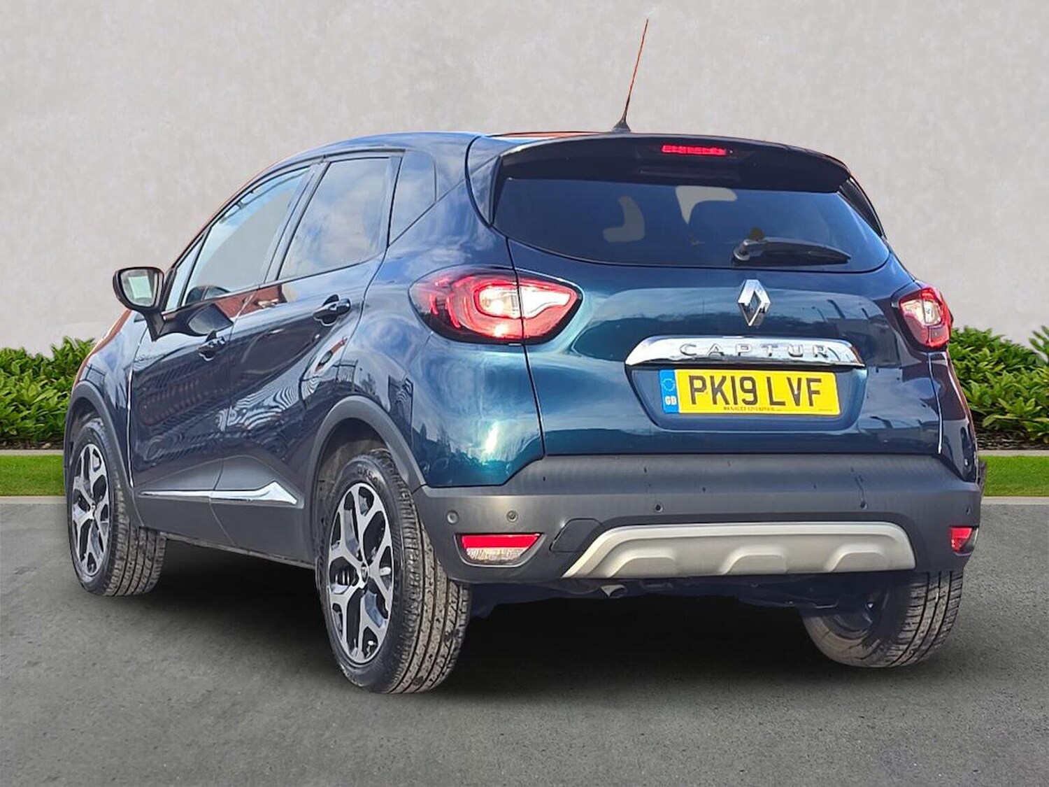 Used Renault Captur 2019 for sale - 76906324: Photo 2