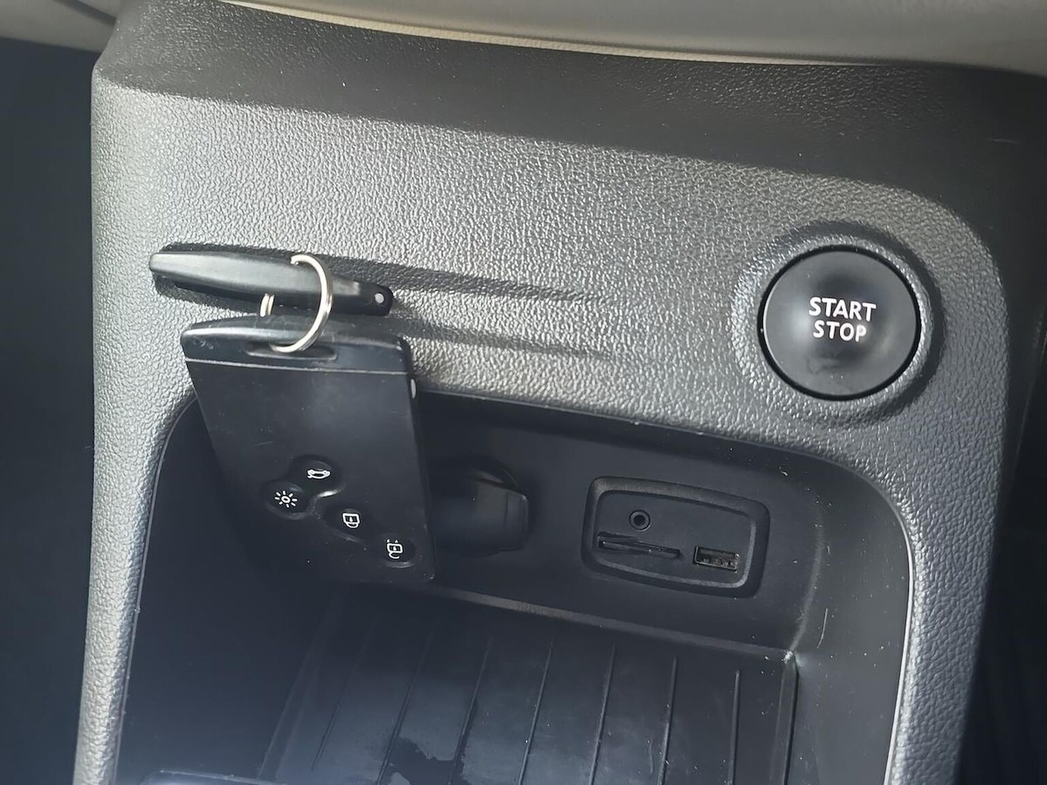 Used Renault Captur 2019 for sale - 76906324: Photo 37