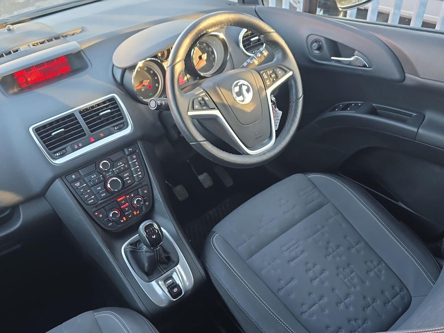 Used Vauxhall Meriva 2017 for sale - 76694611: Photo 28