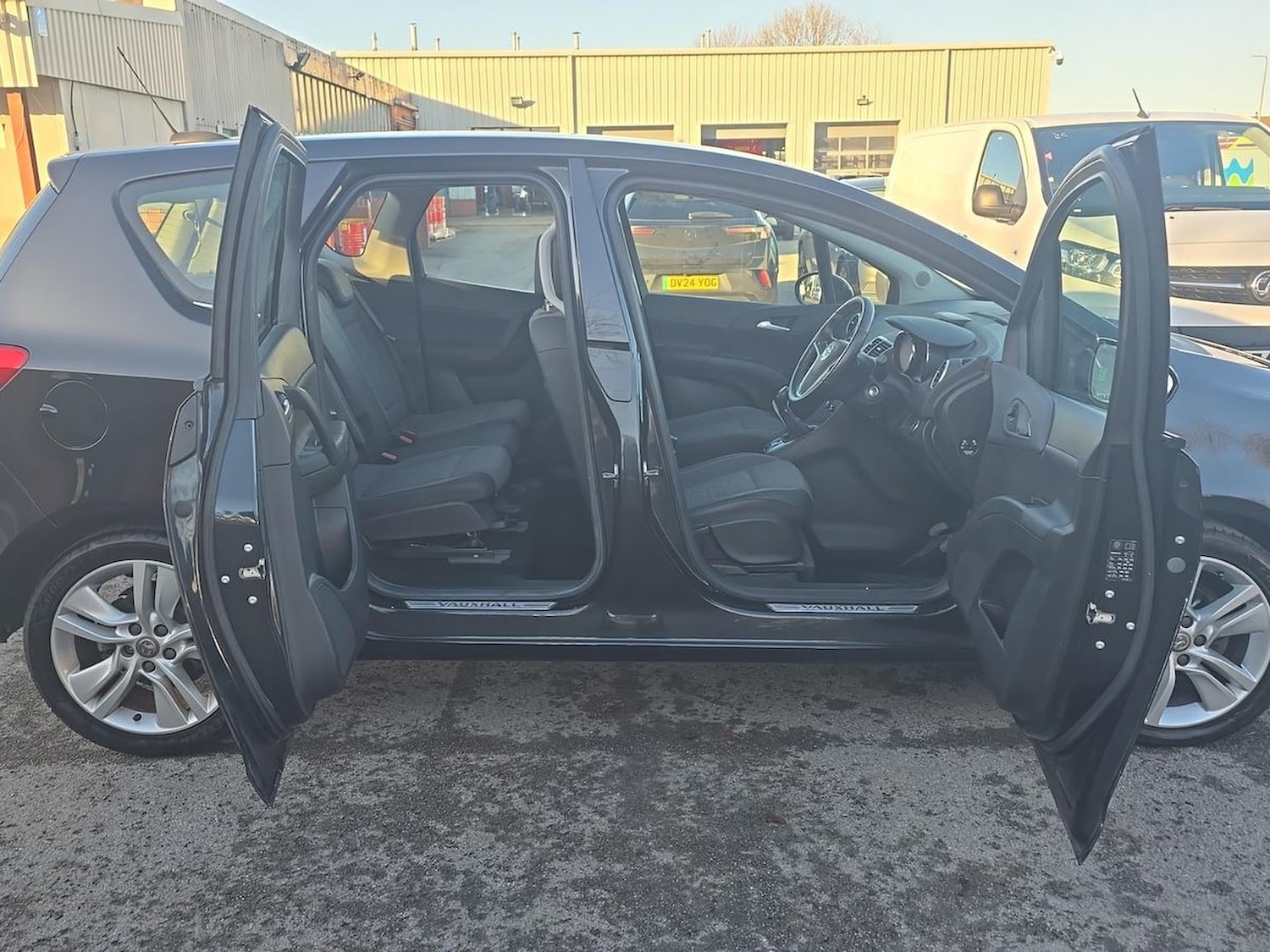 Used Vauxhall Meriva 2017 for sale - 76694611: Photo 36