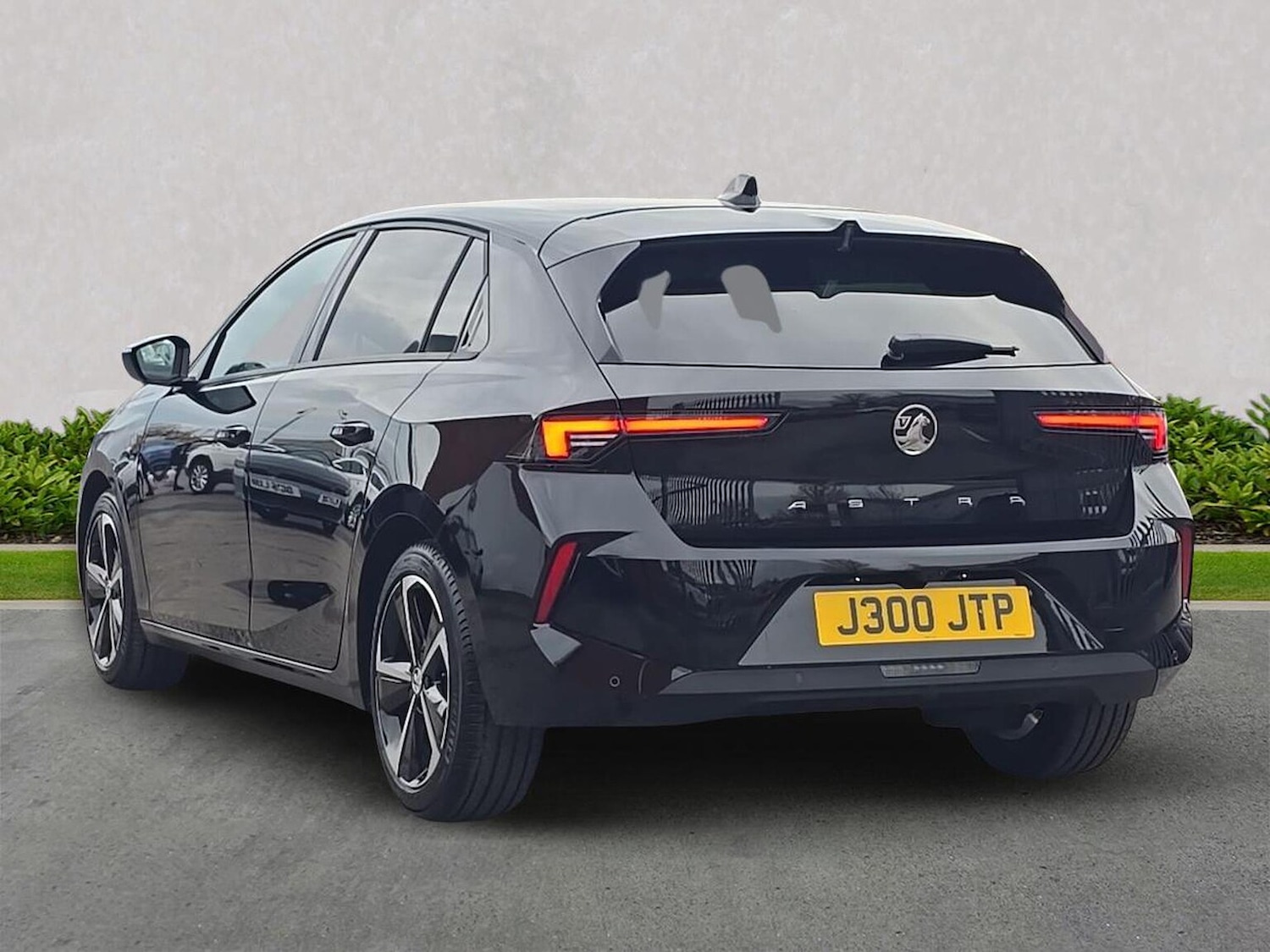 Used Vauxhall Astra 2024 for sale - 76504916: Photo 2