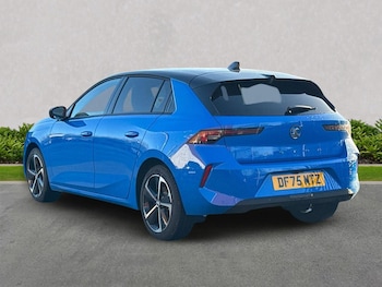 Used Vauxhall Astra 2025 for sale - 77065800: Photo