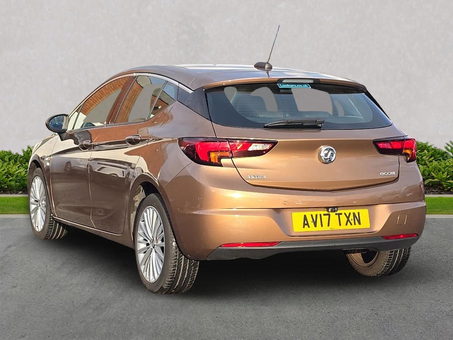 Used Vauxhall Astra 2017 for sale - 78195699: Photo 2