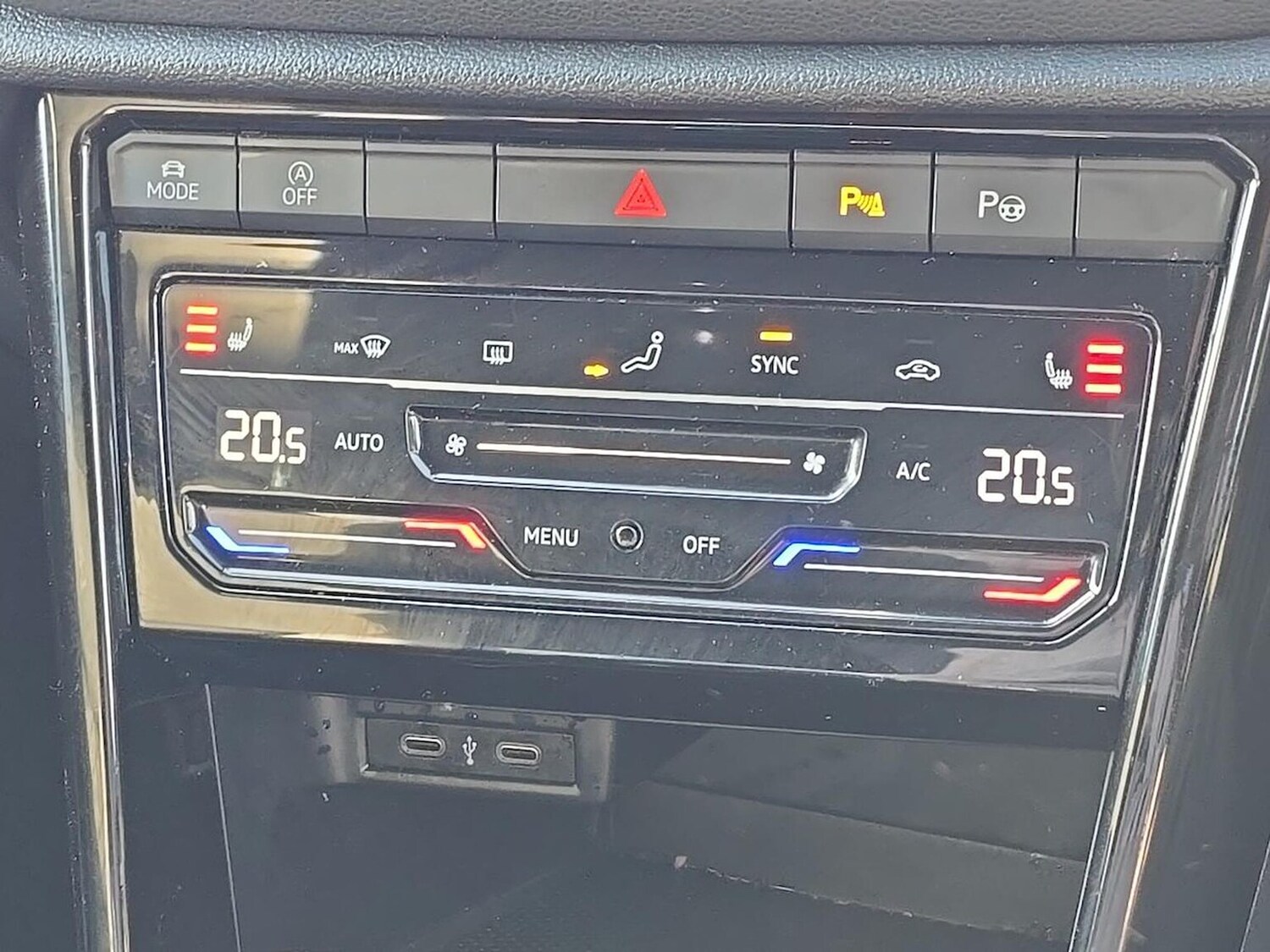 Used Volkswagen T-Roc 2023 for sale - 78195706: Photo 14