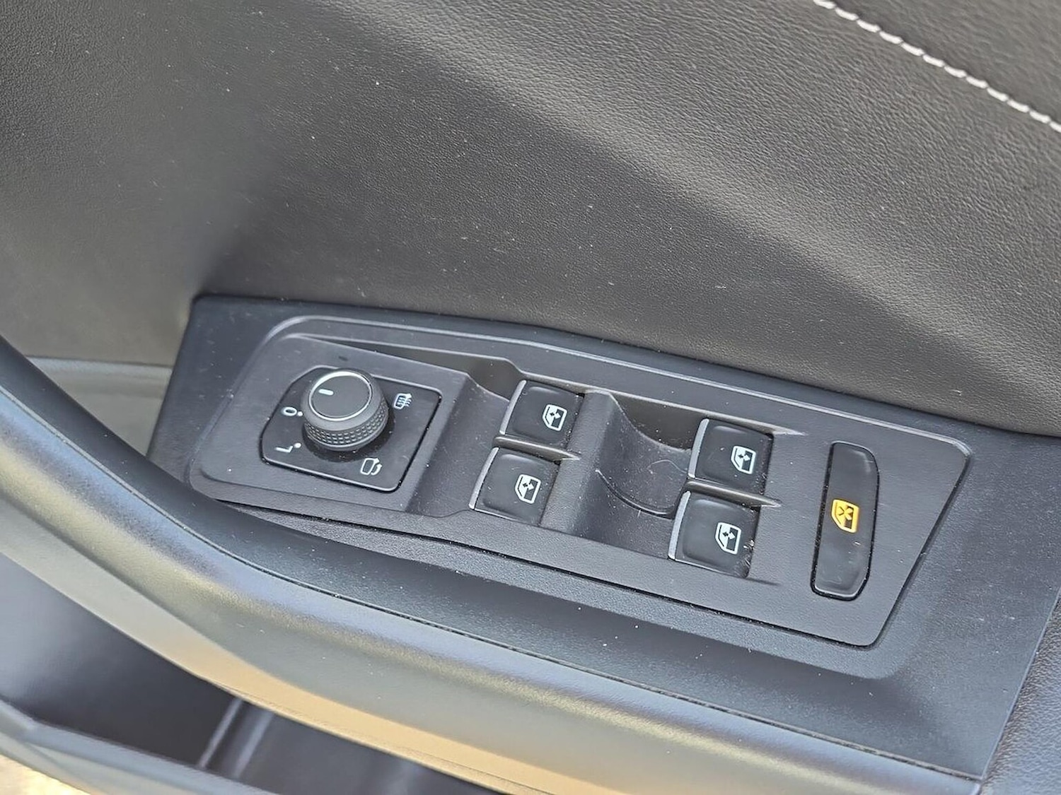 Used Volkswagen T-Roc 2023 for sale - 78195706: Photo 23