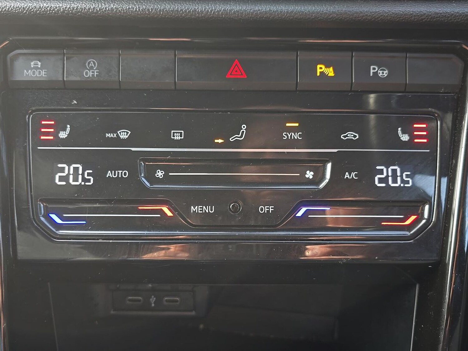 Used Volkswagen T-Roc 2023 for sale - 78195706: Photo 27